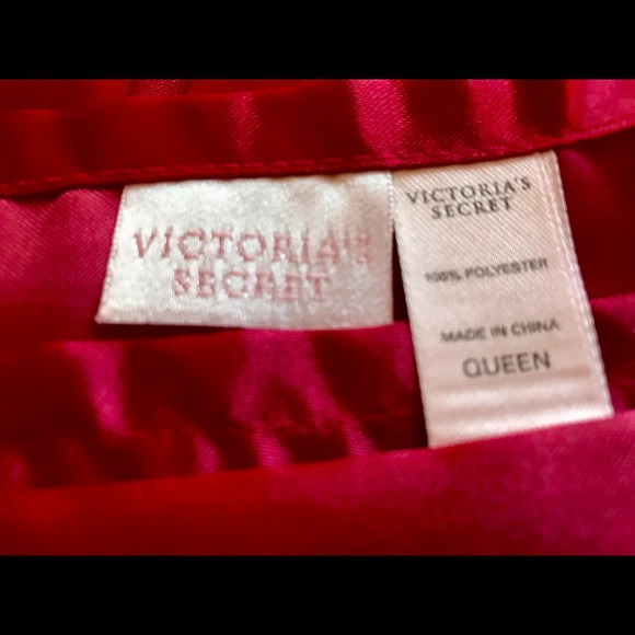 Victoria’s Secret QUEEN Size Sheets & Dust Ruffle - Picture 8 of 12